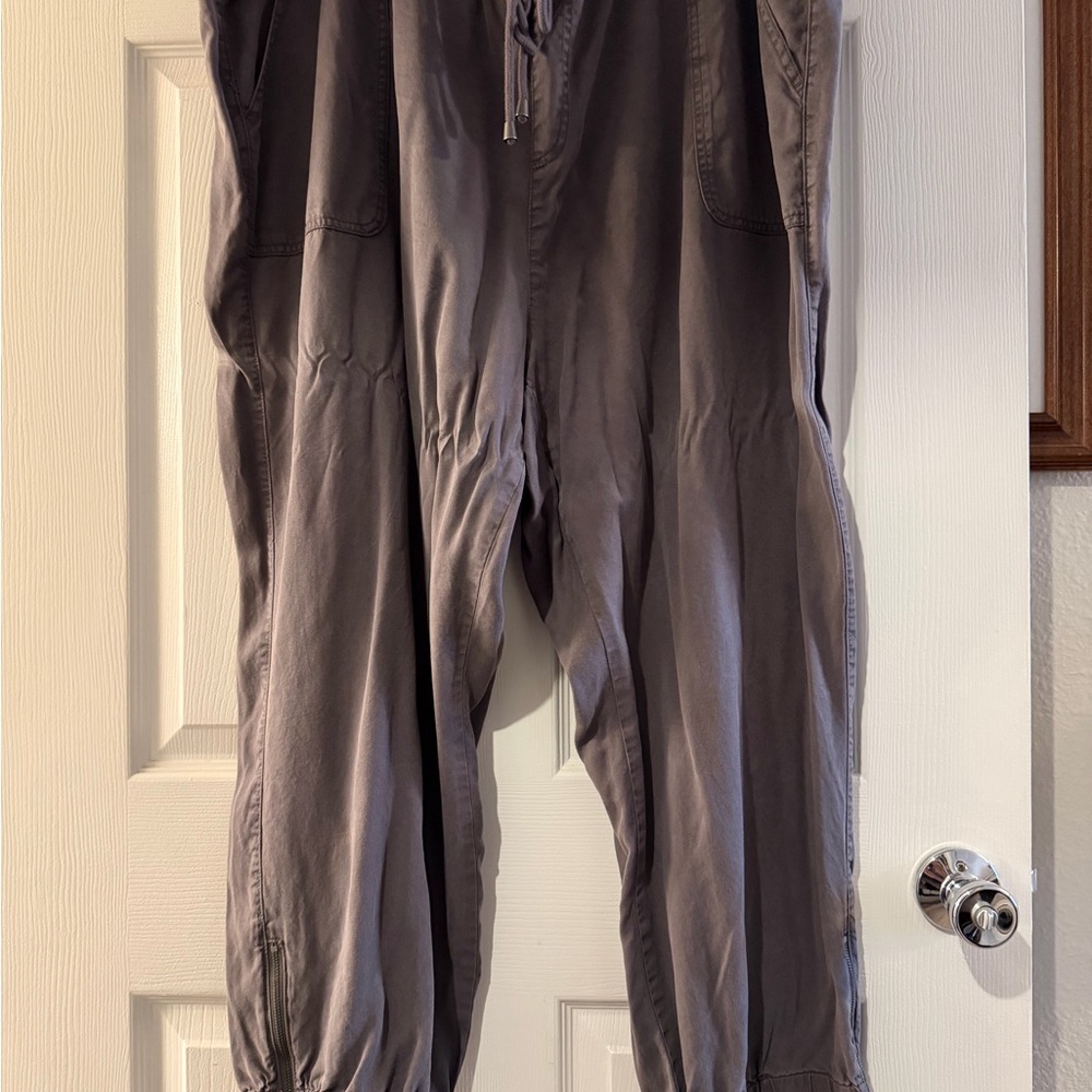 Jones New York Charcoal Cropped Pants